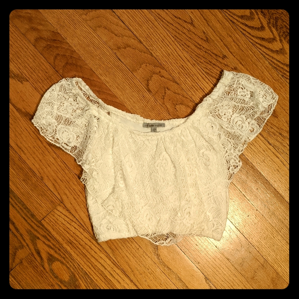 Crop top. White lace